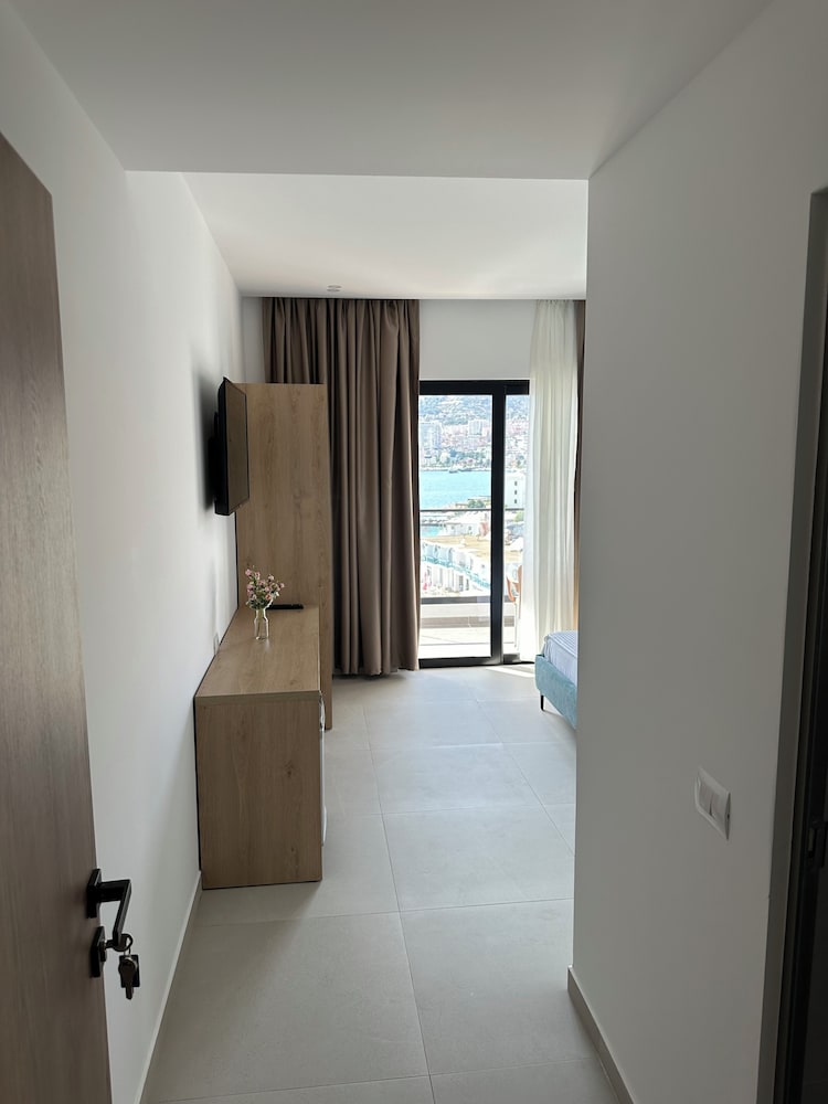 

Catania - Sarandë - Hotel Edola