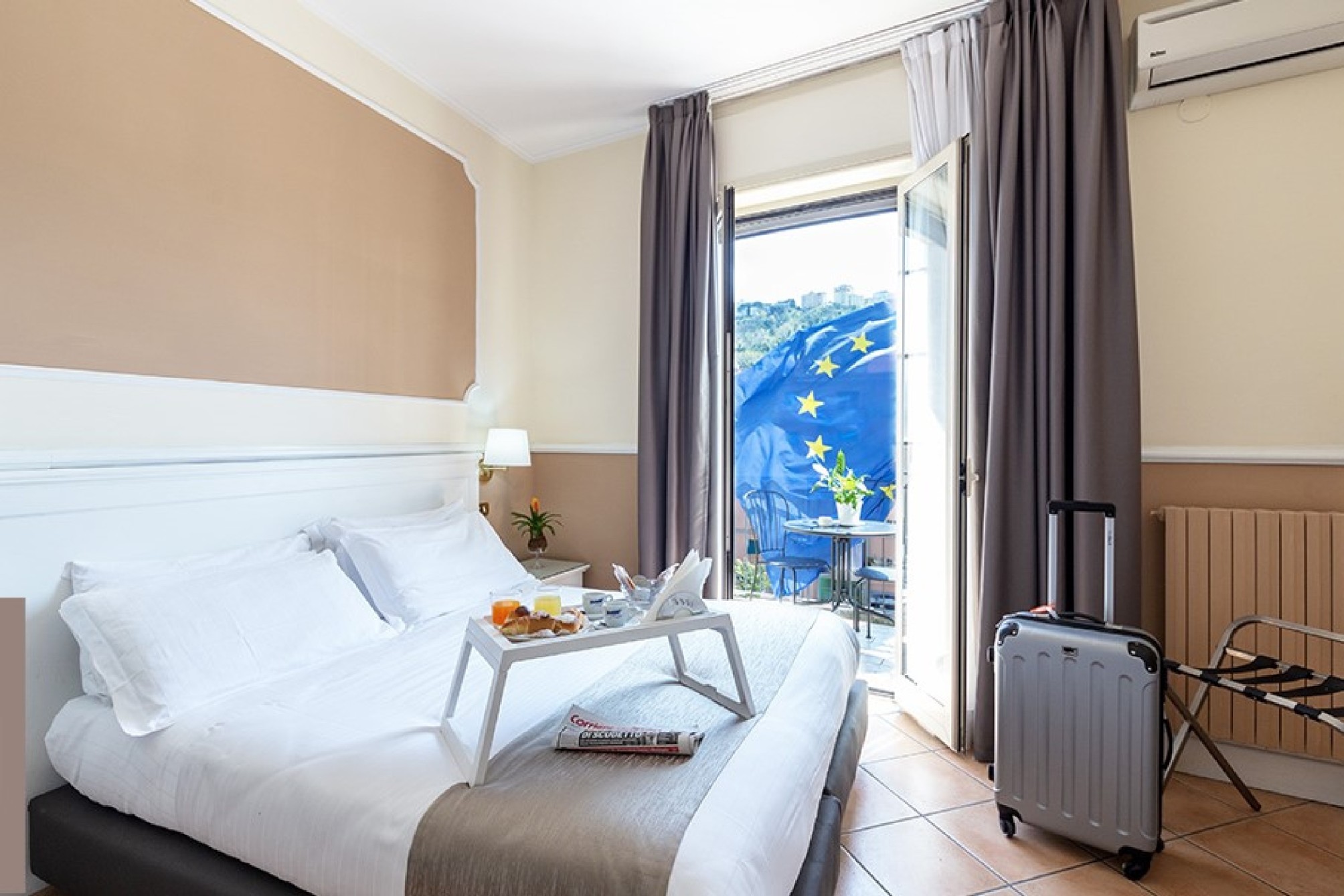 

Milano - Pozzuoli - Hotel Leopardi