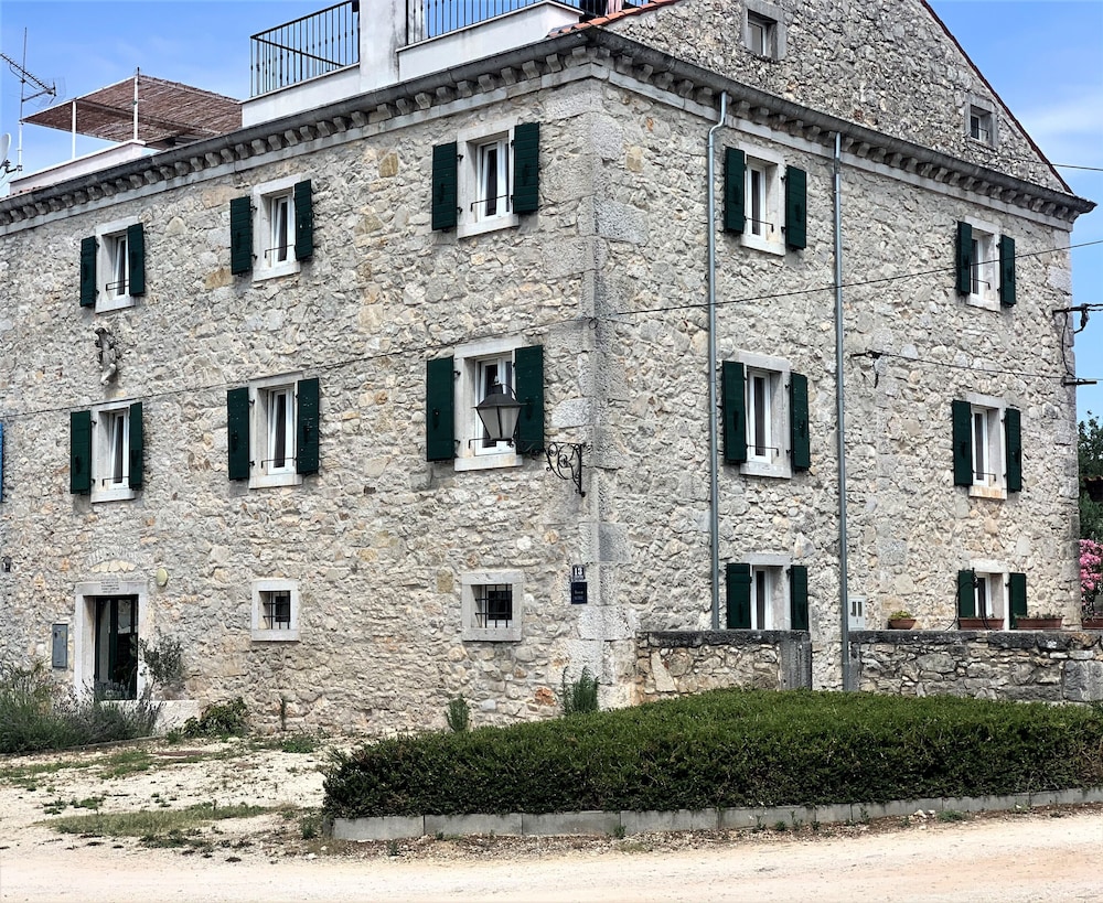 

Torino - Parenzo - Boutique Hotel Castello Gulich