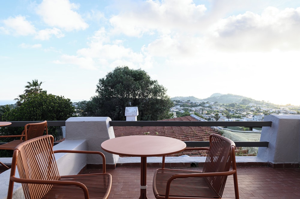 

Milano - Costiera Amalfitana, Mare Italia - B&B HOTEL Ischia San Nicola