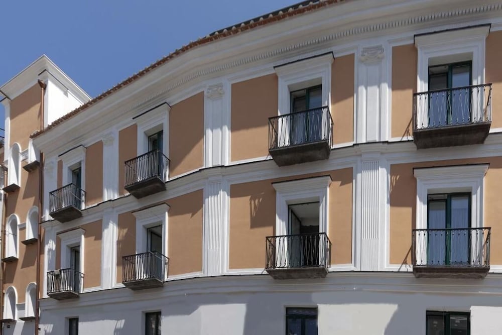

Milano - Amalfi - Antica Rheginna Luxury Room