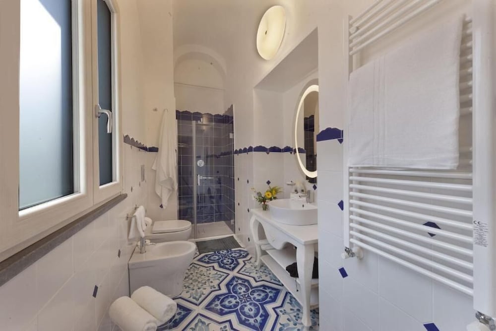 

Milano - Amalfi - Antica Rheginna Luxury Room