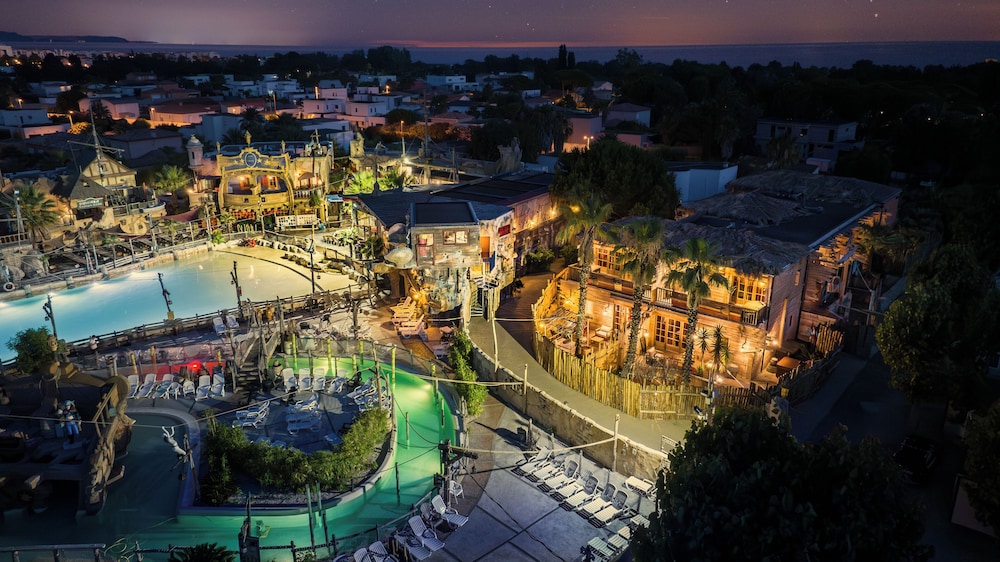 Roussillion – Hôtel Pirates World