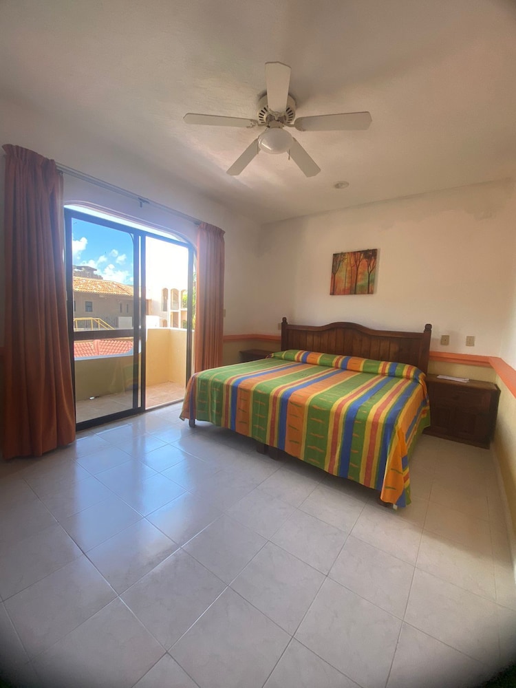 

Bologna - Playa del Carmen - Vista Caribe