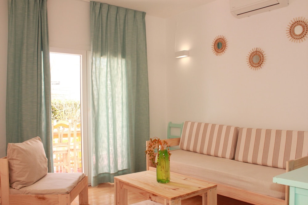

Roma - Cala'n Bosch - Yucas Homes