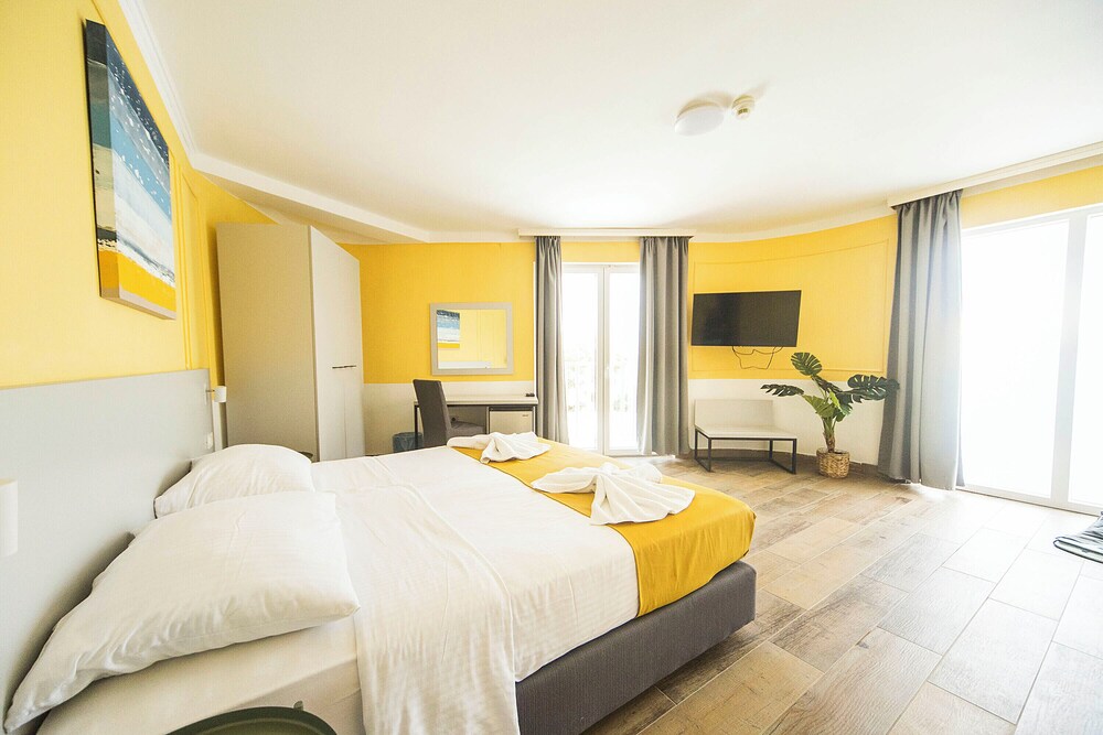 

Napoli - Pag - Hotel Plaza