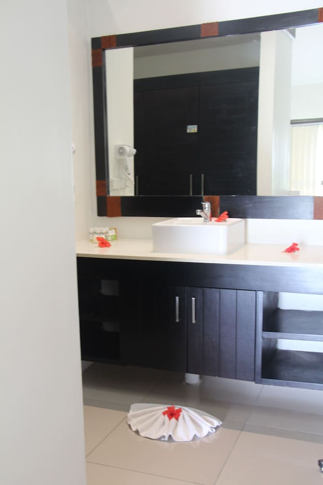 

Milano - Lautoka - Landers Bay Resort & Spa Fiji - Adults Only