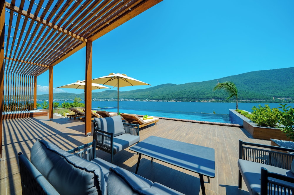 

Milano - Güvercinlik - La Blanche Island Bodrum