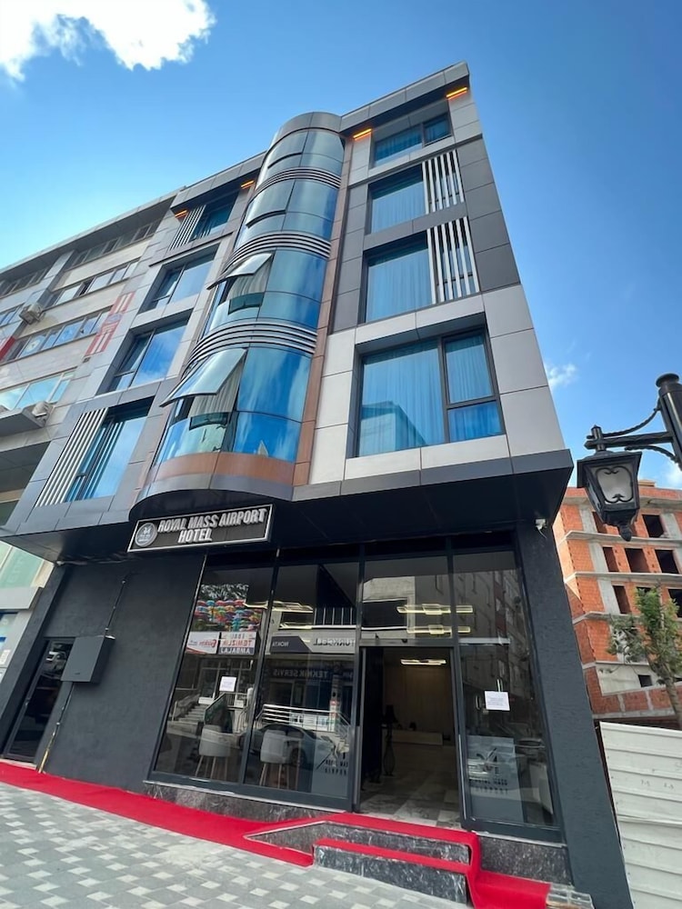 

Cagliari - Istanbul, New Airport - Royal Mass Airport Business Hotel