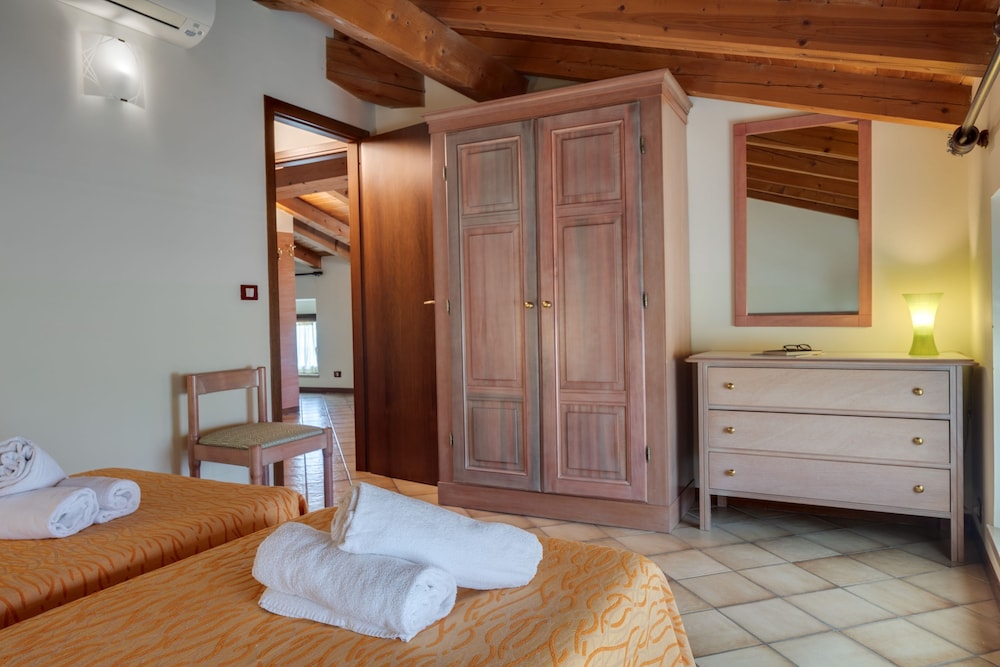 

Cagliari - Lago di Garda, Laghi Italia - Residence La Filanda