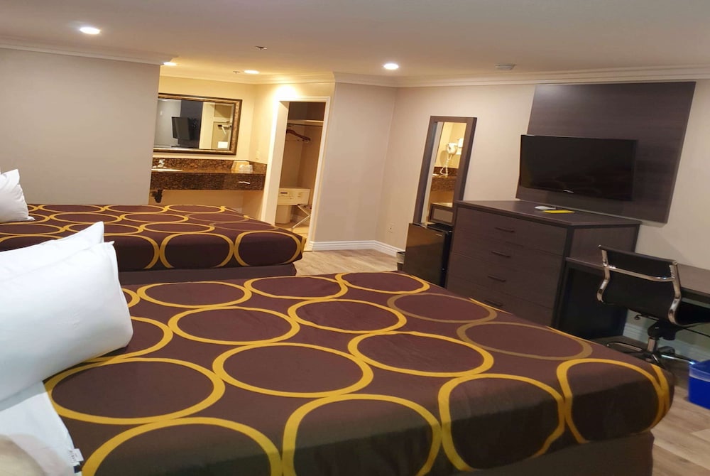 

Roma - Buena Park - Super 8 By Wyndham Cypress Buena Park Area