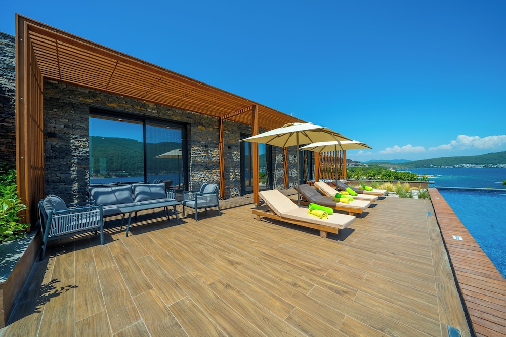 

Milano - Güvercinlik - La Blanche Island Bodrum