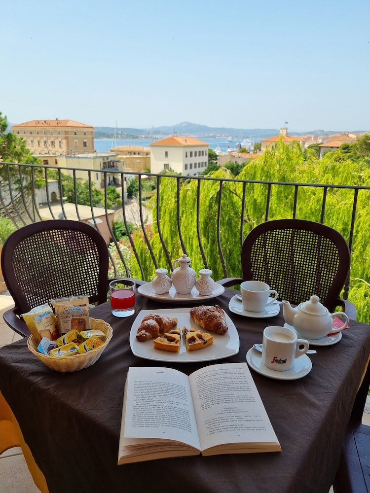 

Palermo - La Maddalena - Hotel Delle Isole