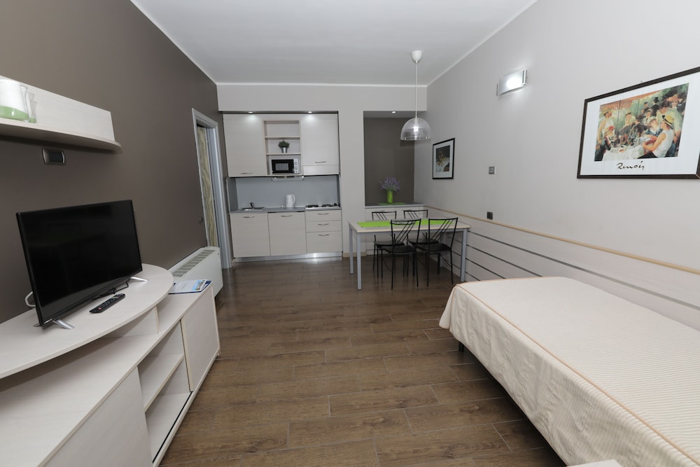 

Lamezia Terme - Milano - Hotel Residence Aurora