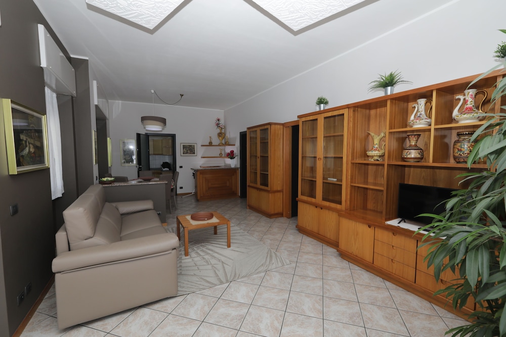 

Cagliari - Paderno Dugnano - Hotel Residence Aurora