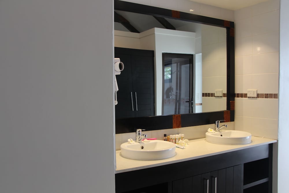 

Roma - Lautoka - Landers Bay Resort & Spa Fiji - Adults Only