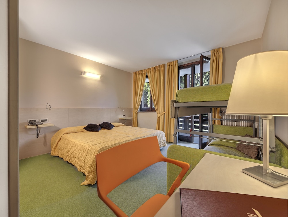 

Napoli - Madonna di Campiglio - Hotel Alaska