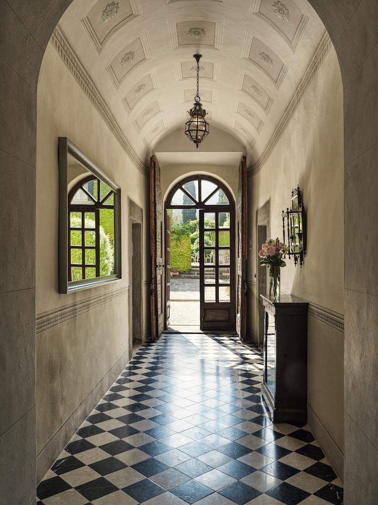 

Roma - Cortona - Villa di Piazzano - Small Luxury Hotels of the World