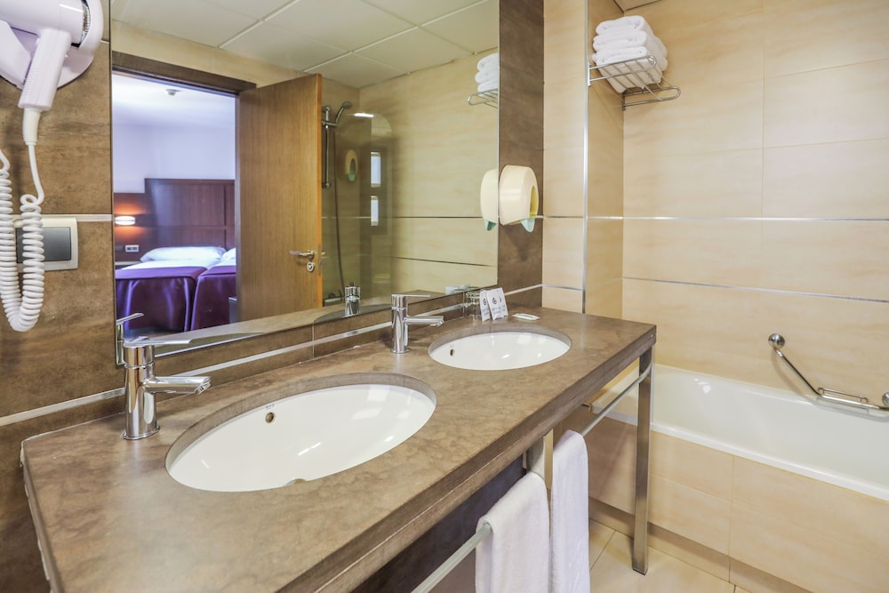 

Catania - Granada - Hotel YIT Conquista de Granada