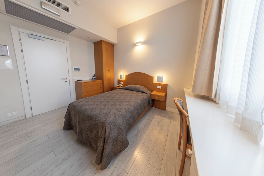 

Catania - Ostia Lido - Hotel Isola Sacra Rome Airport