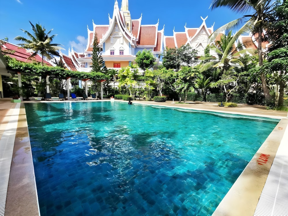 

Bari - Klong Muang Beach - Ayodhaya Palace Beach Resort Krabi