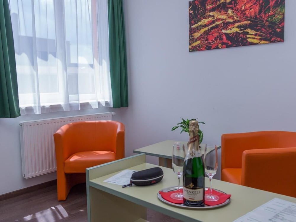

Milano - Wiener Neustadt - WinRooms "hotel&appartement