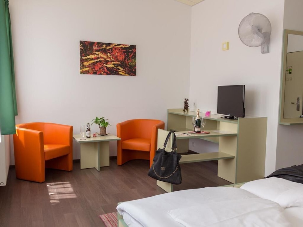 

Bari - Wiener Neustadt - WinRooms "hotel&appartement