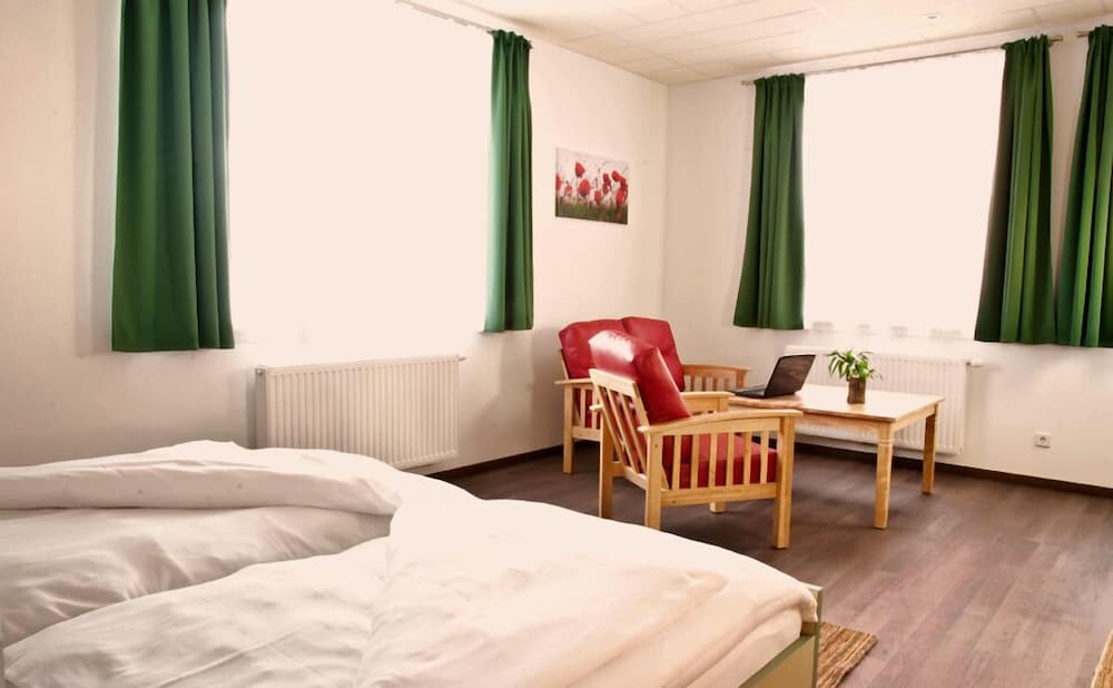 

Bologna - Wiener Neustadt - WinRooms "hotel&appartement