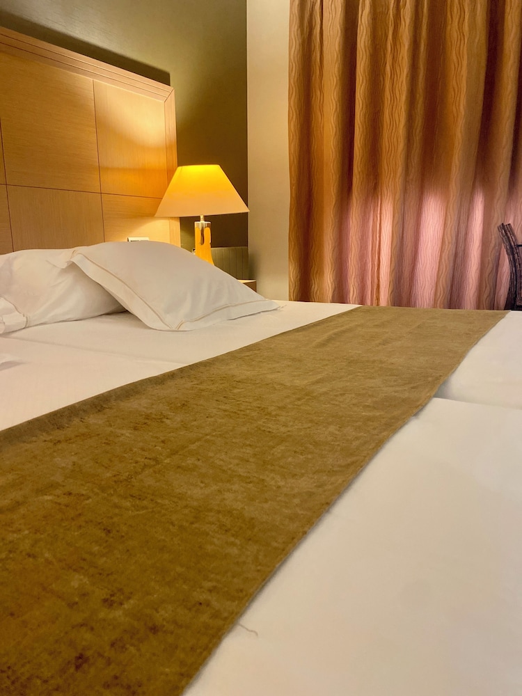 

Napoli - Fuengirola - ArtPlatinum SUITES&APARTMENTS