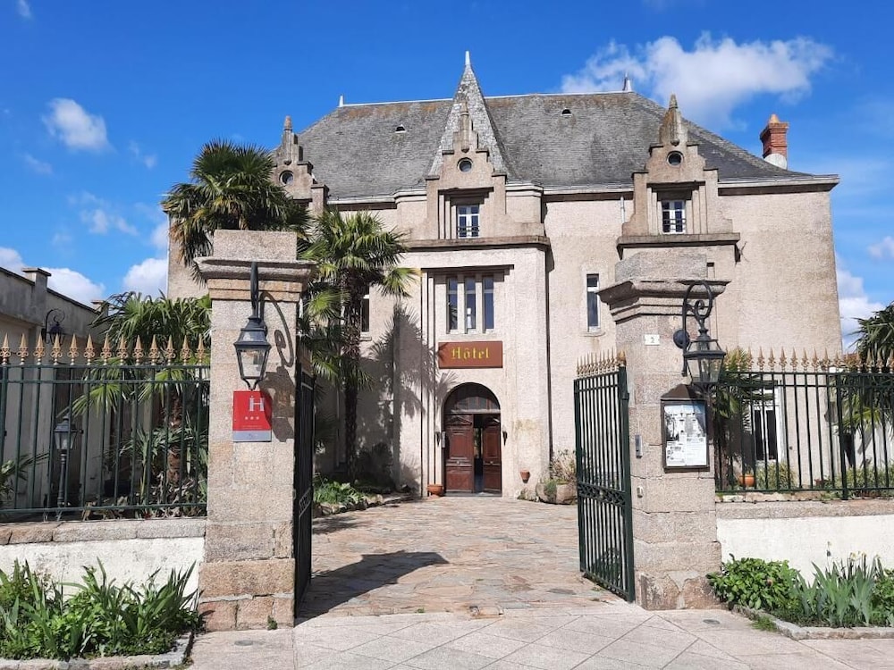 Les Landes-Génusson - Hôtel De La Barbacane