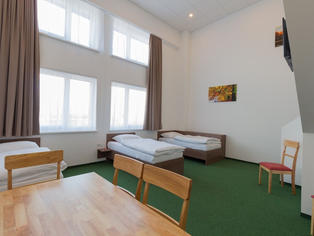 

Roma - Wiener Neustadt - WinBudget "bed&breakfast