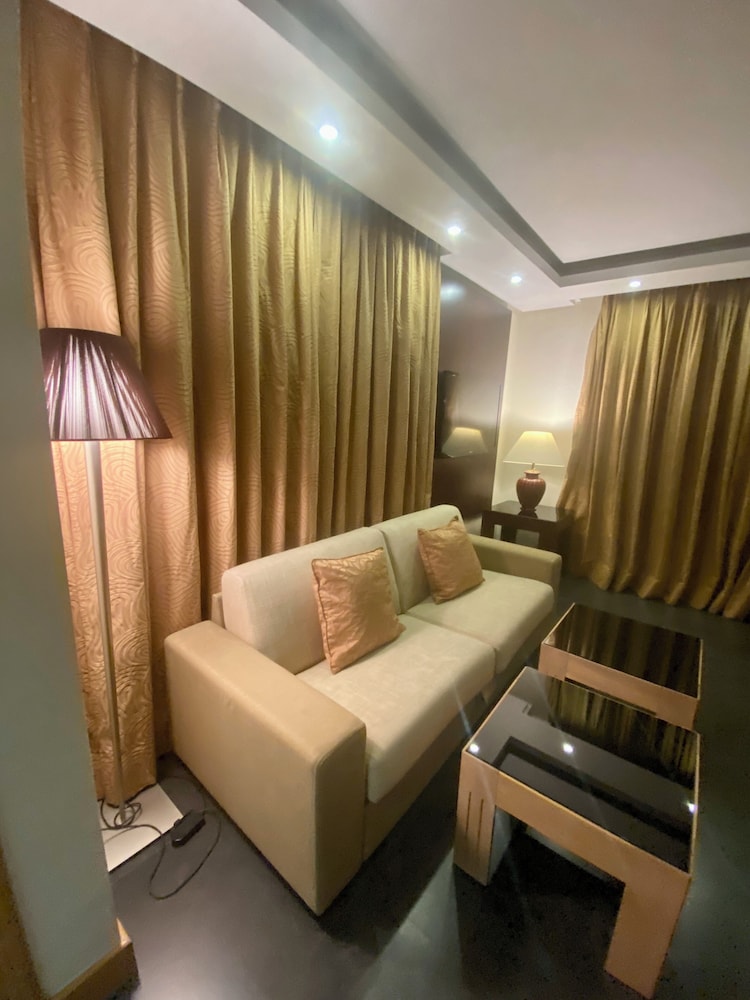 

Pisa - Benalmadena - ArtPlatinum SUITES&APARTMENTS