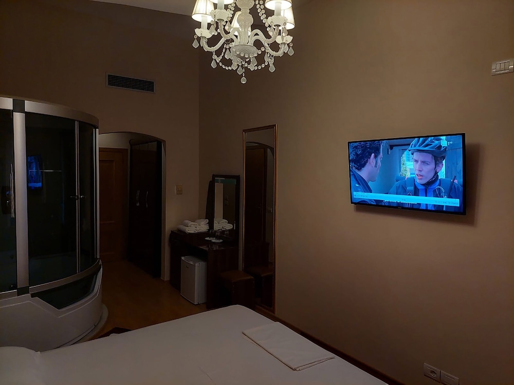 

Milano - Tirana - Hotel Green