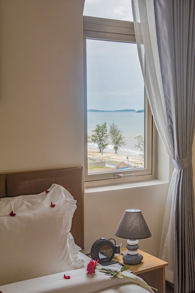 

Napoli - Phumĭ Kâng Kéng - Sea Breeze Hotel & Villa