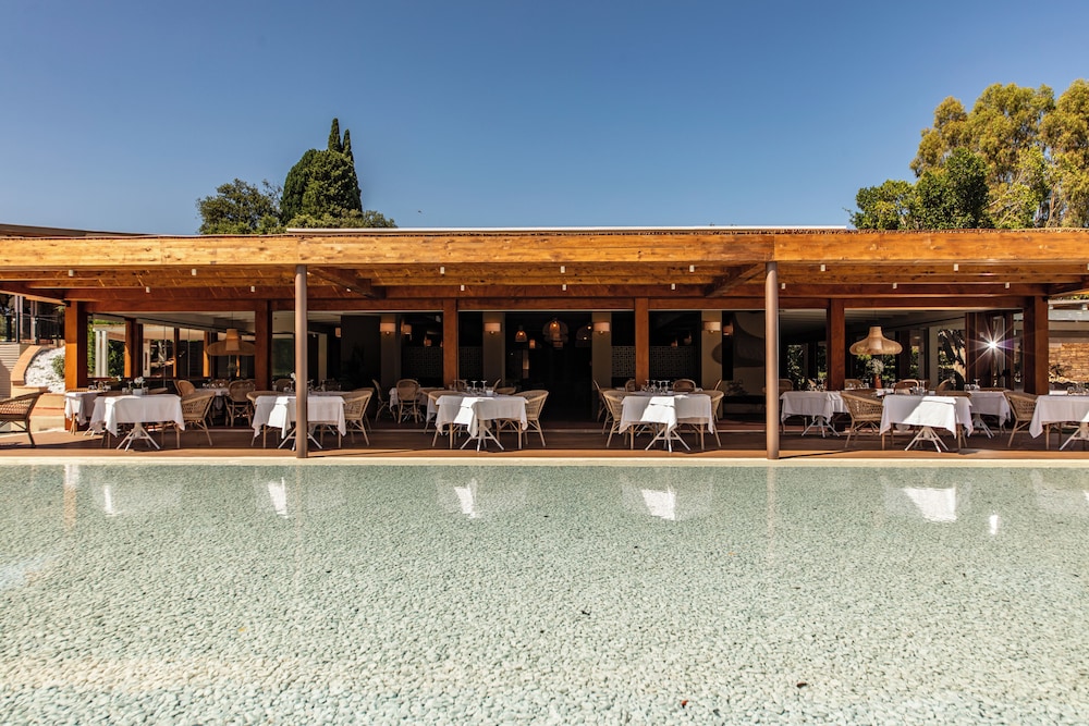 

Catania - Pula - Is Molas Resort