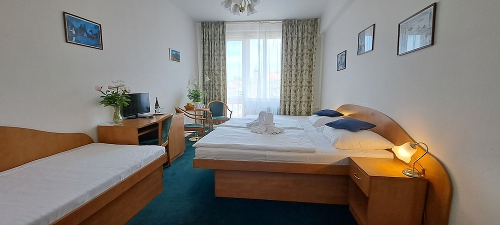 

Genova - Praga - Hotel Legie