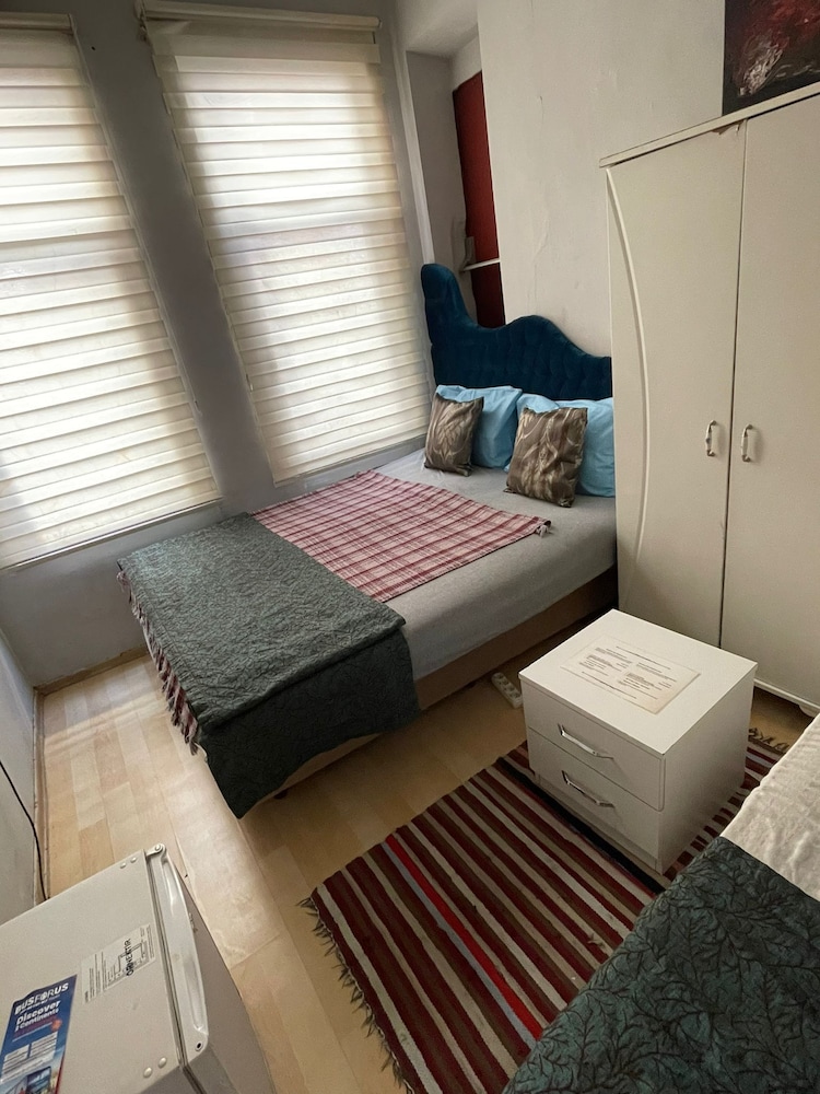 

Salerno - Istanbul - Bufes Hotel