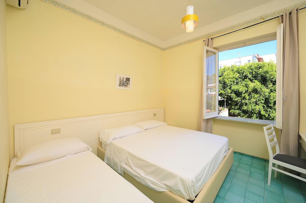 

Milano - Barano d'Ischia - Villa Diana - Beach & Rooms
