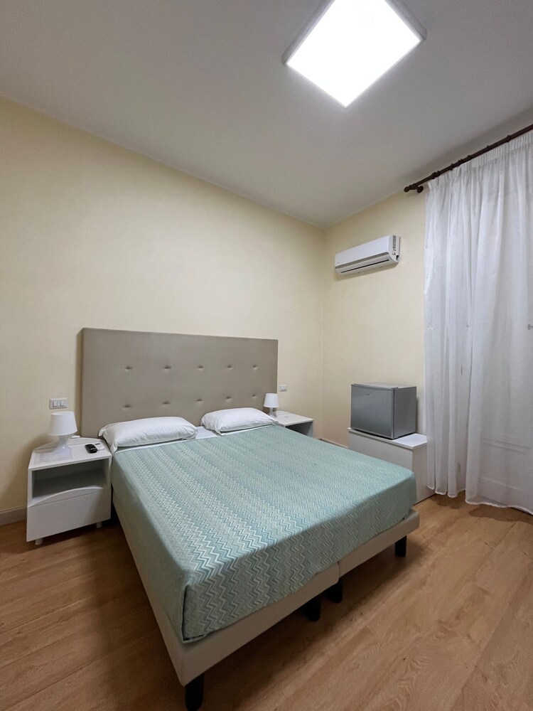 

Napoli - Sicilia Ovest - Palermo, Cefalù,Trapani, San Vito, Mare Italia - 38 Aira Hotels