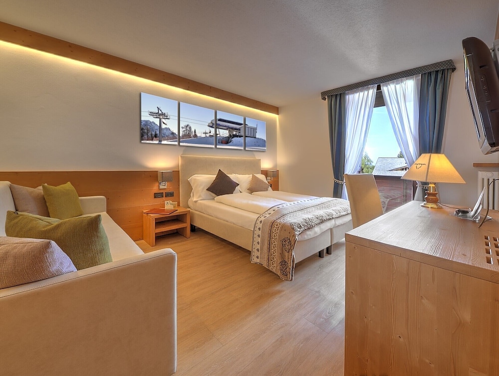 

Genova - Madonna di Campiglio - Hotel Caminetto