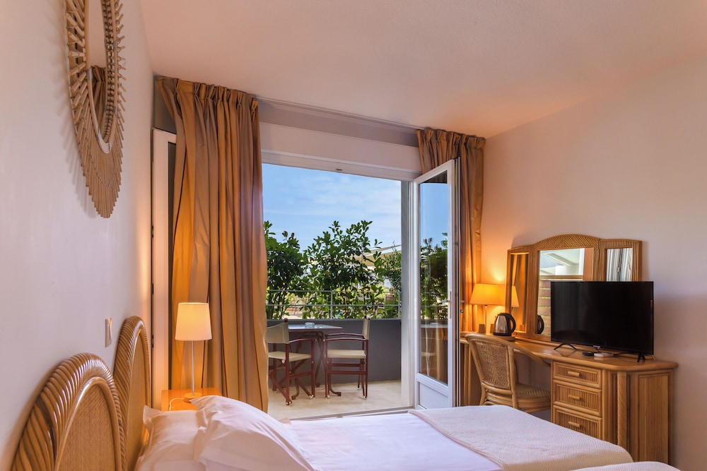 

Bologna - Porto-Vecchio - Hotel Le Tilbury
