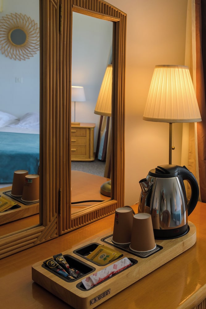 

Bologna - Porto-Vecchio - Hotel Le Tilbury
