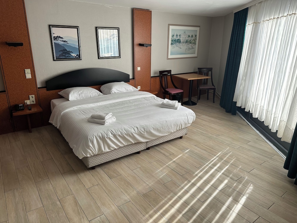 

Napoli - Bruxelles - Hotel EUROPACITY