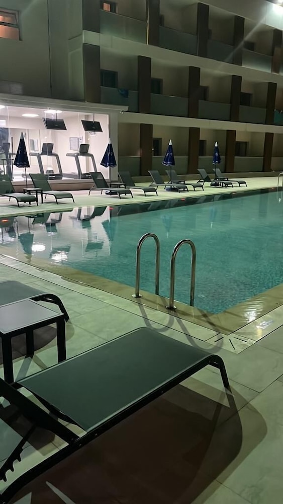 

Milano - Manisa - Holiday Inn Express Manisa - West