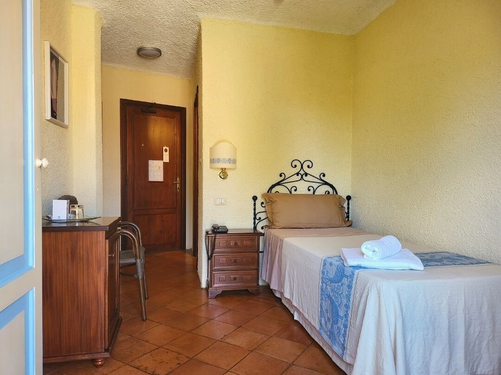 

Napoli - Golfo Aranci - Hotel Colonna San Marco