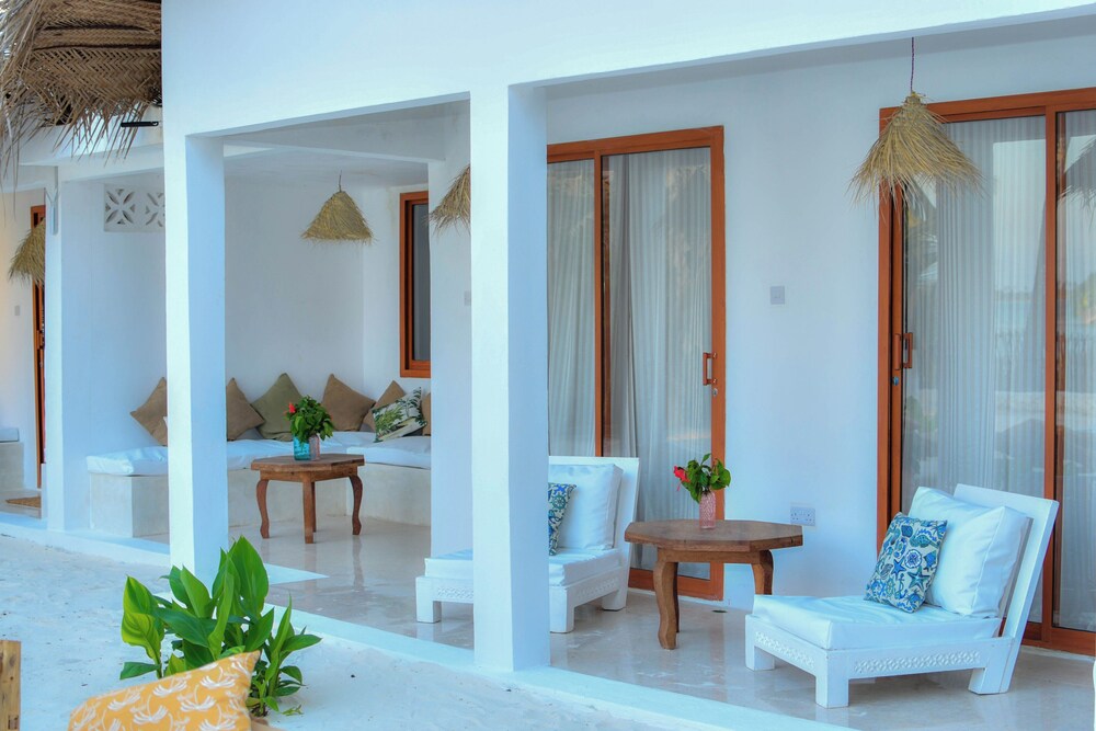 

Bologna - Kiwengwa - Coral Bay Zanzibar