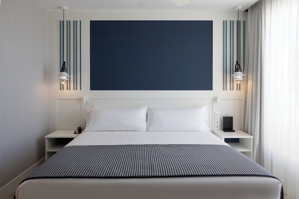 

Milano - Es Canutells - Catalonia Mirador des Port