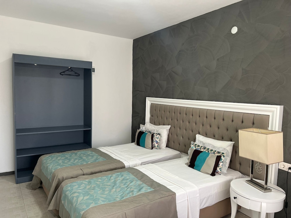 

Roma - Turgutreis - Tiana Beach Resort