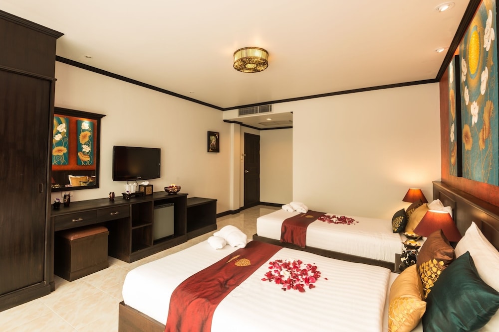 

Napoli - Karon Beach - Tanawan Phuket Hotel