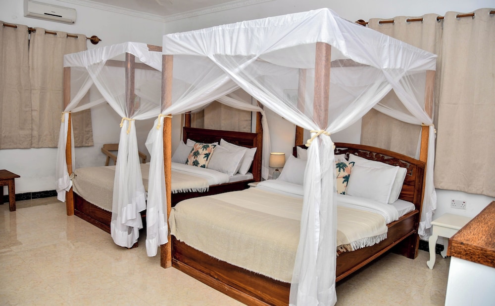 

Bari - Kiwengwa - Coral Bay Zanzibar